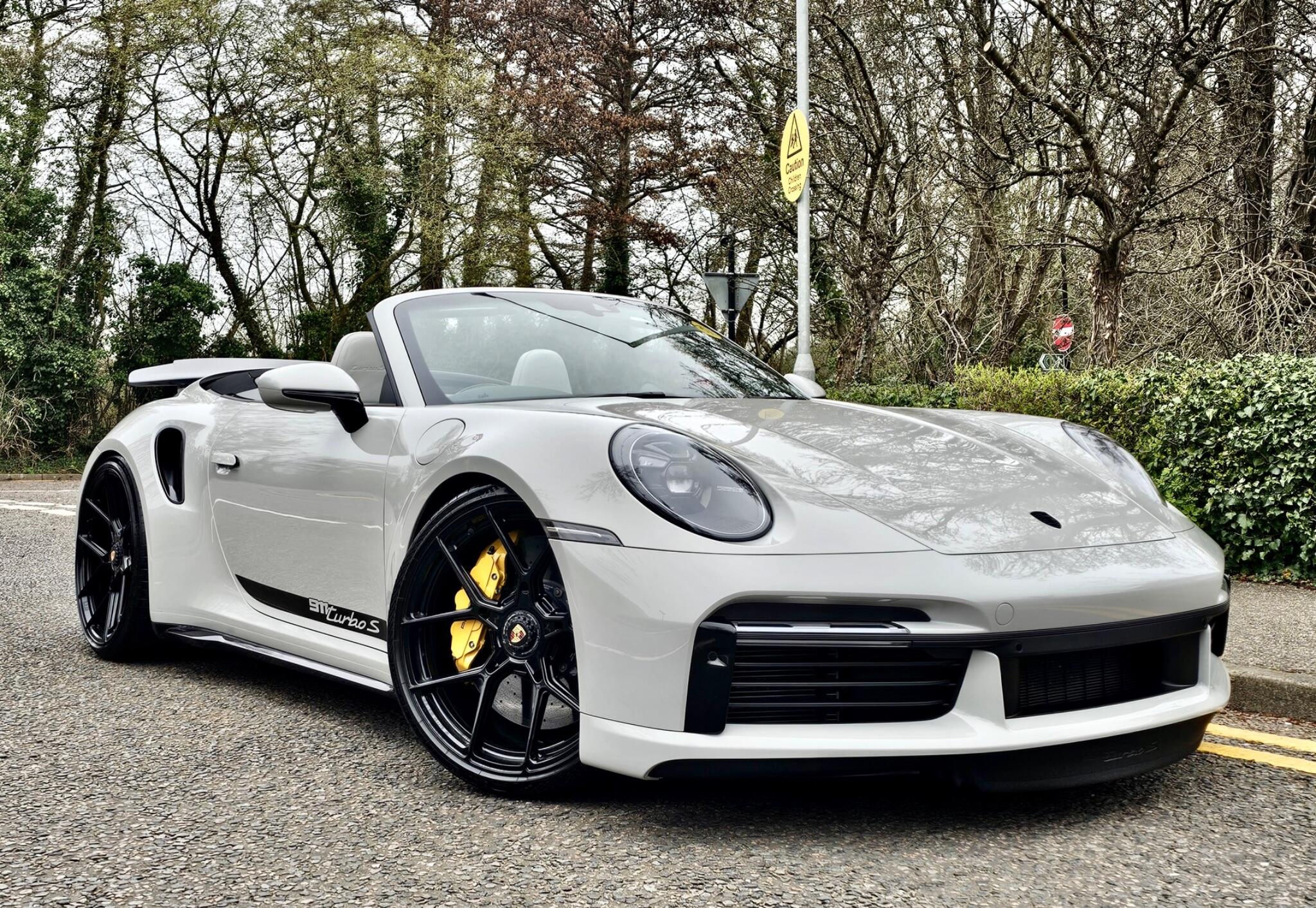 Porsche 911 view 18