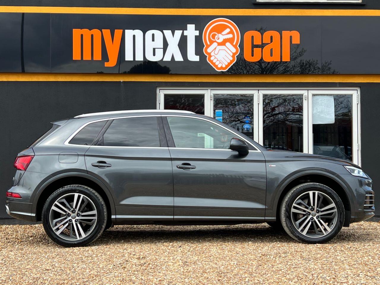 Audi Q5 view 9