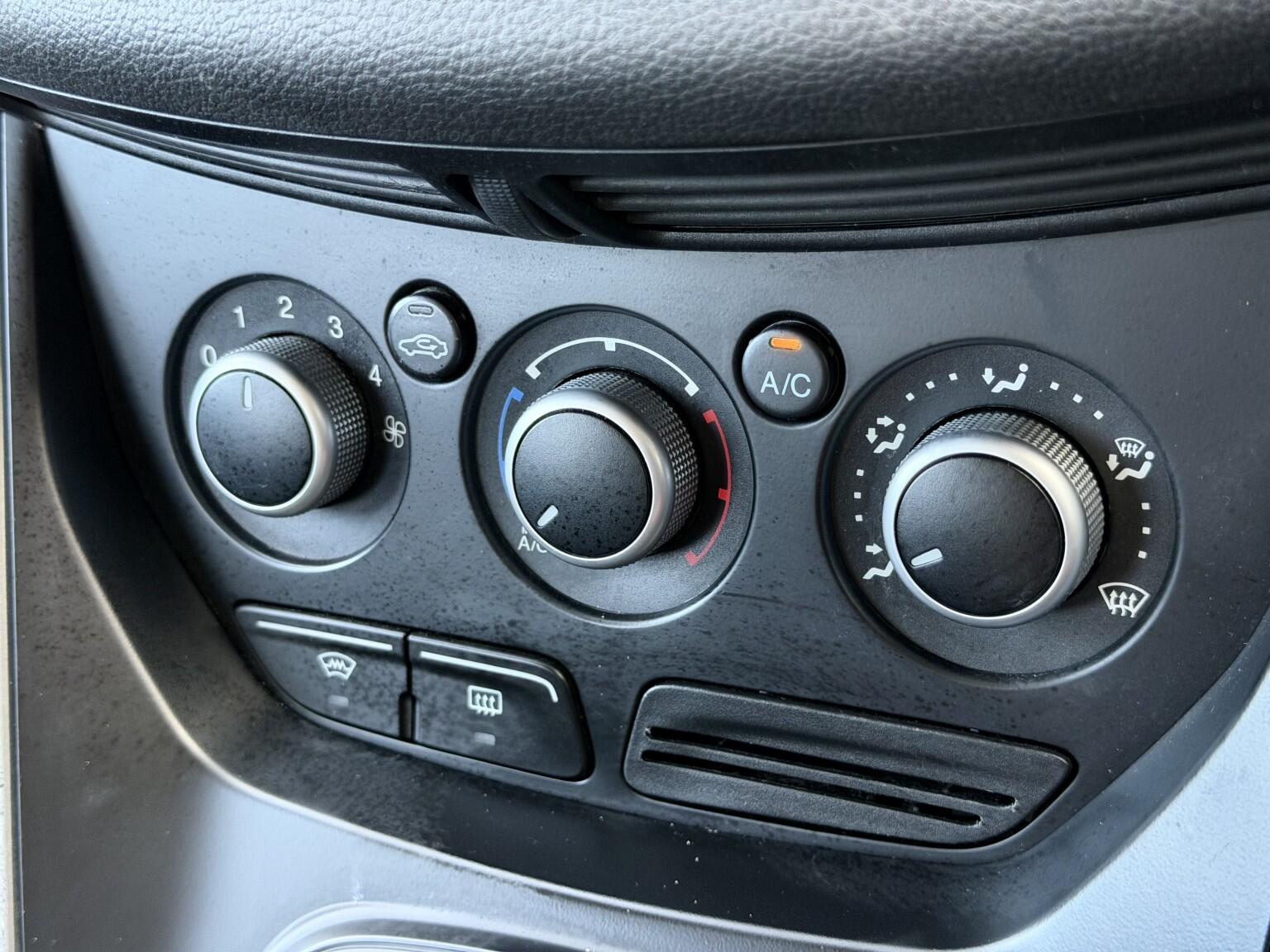 Ford Kuga view 21