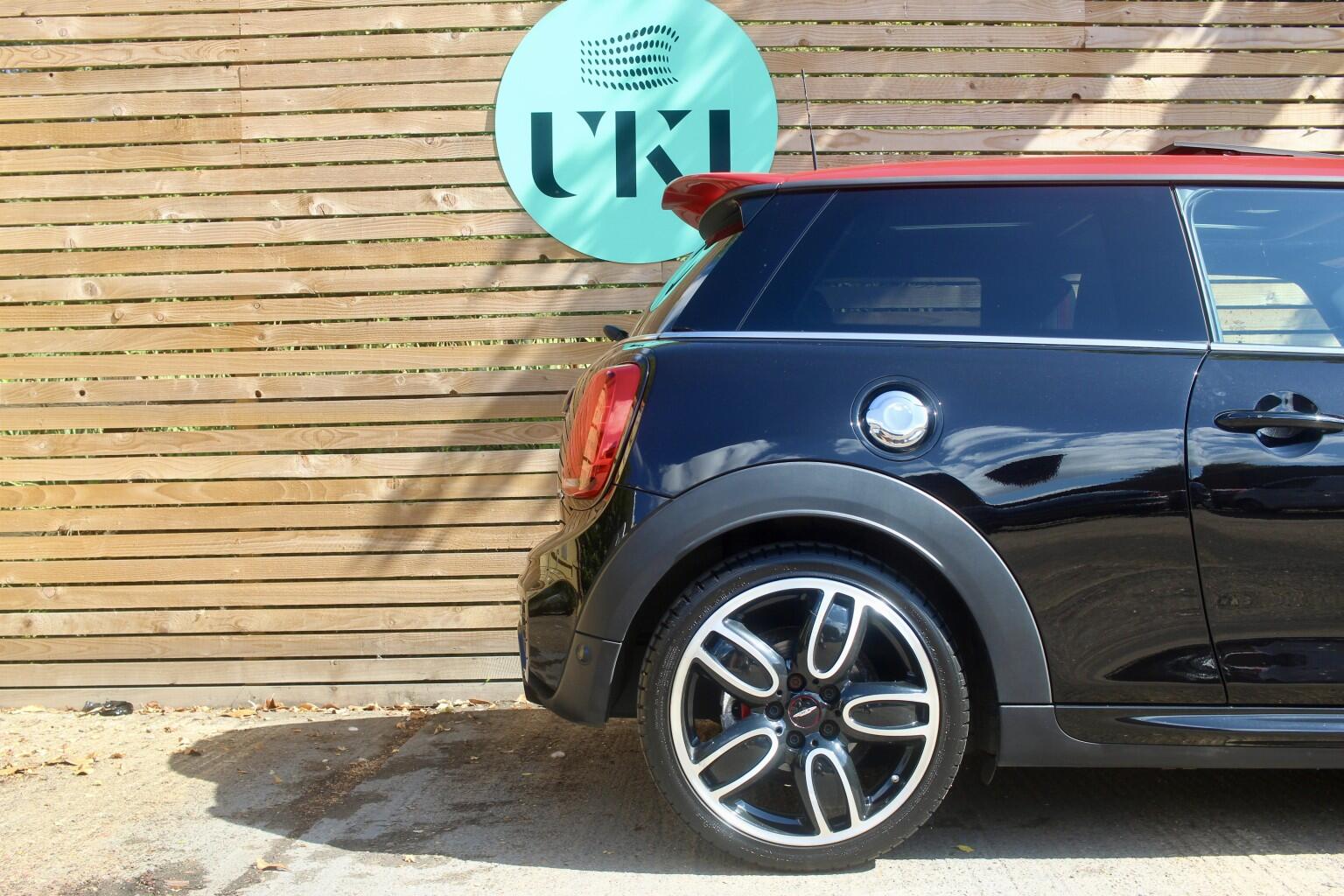 Mini Hatch view 36