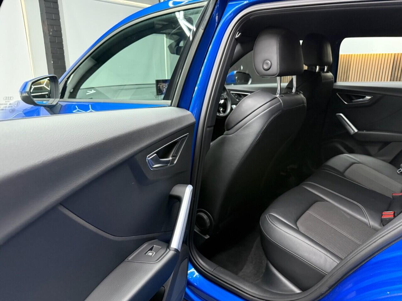Audi Q2 view 43