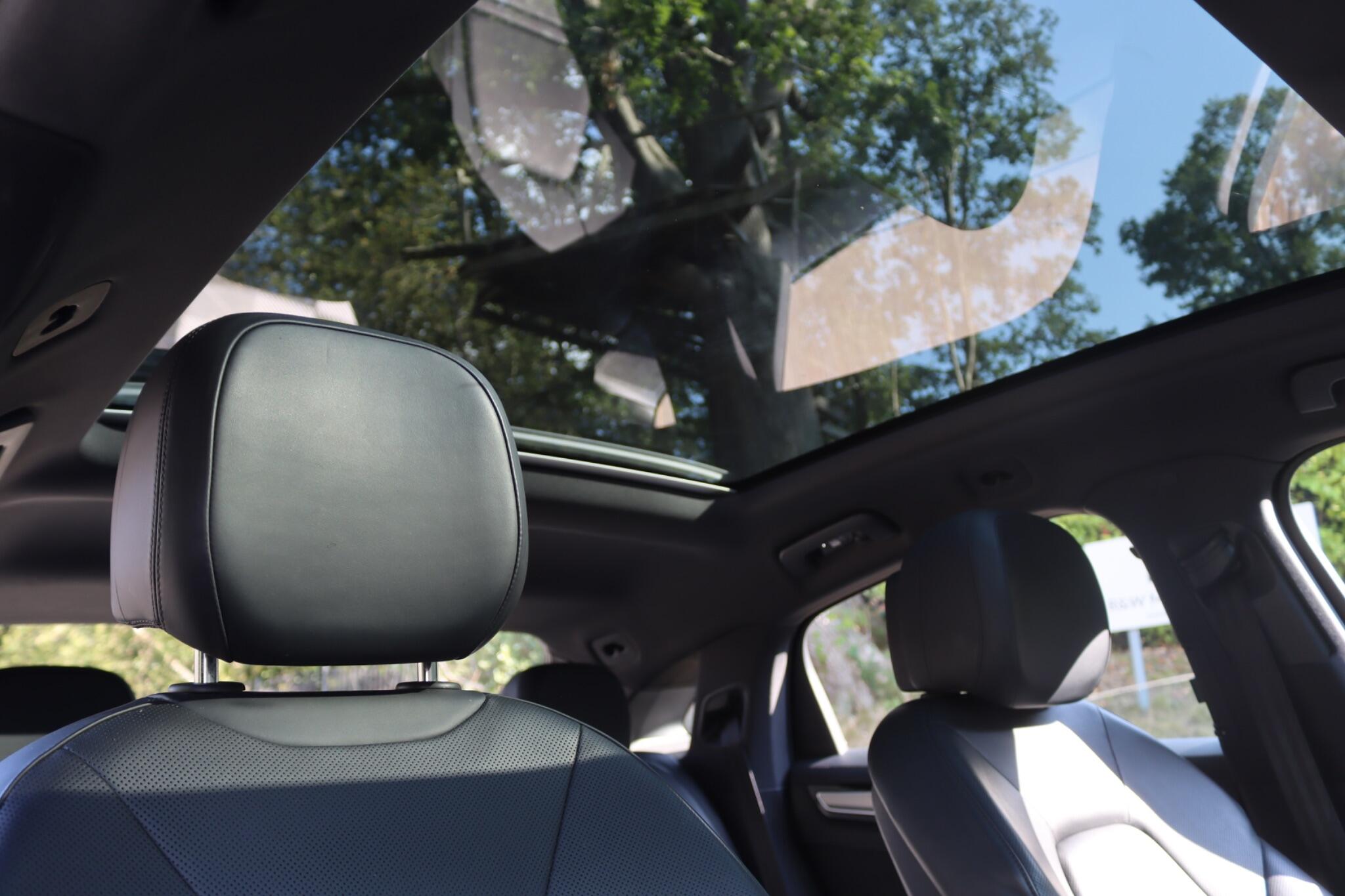 Porsche Cayenne view 56