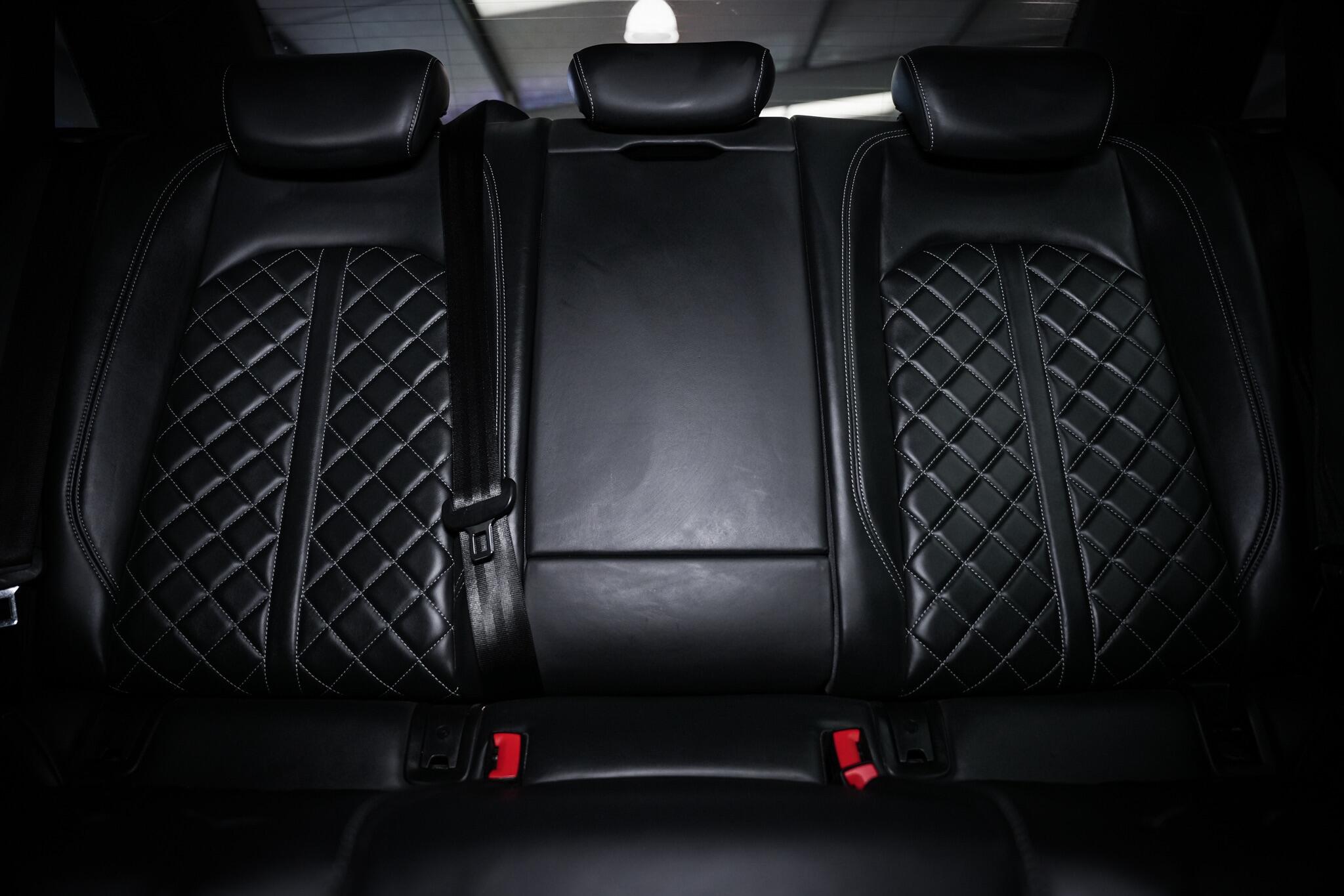 Audi S4 view 24