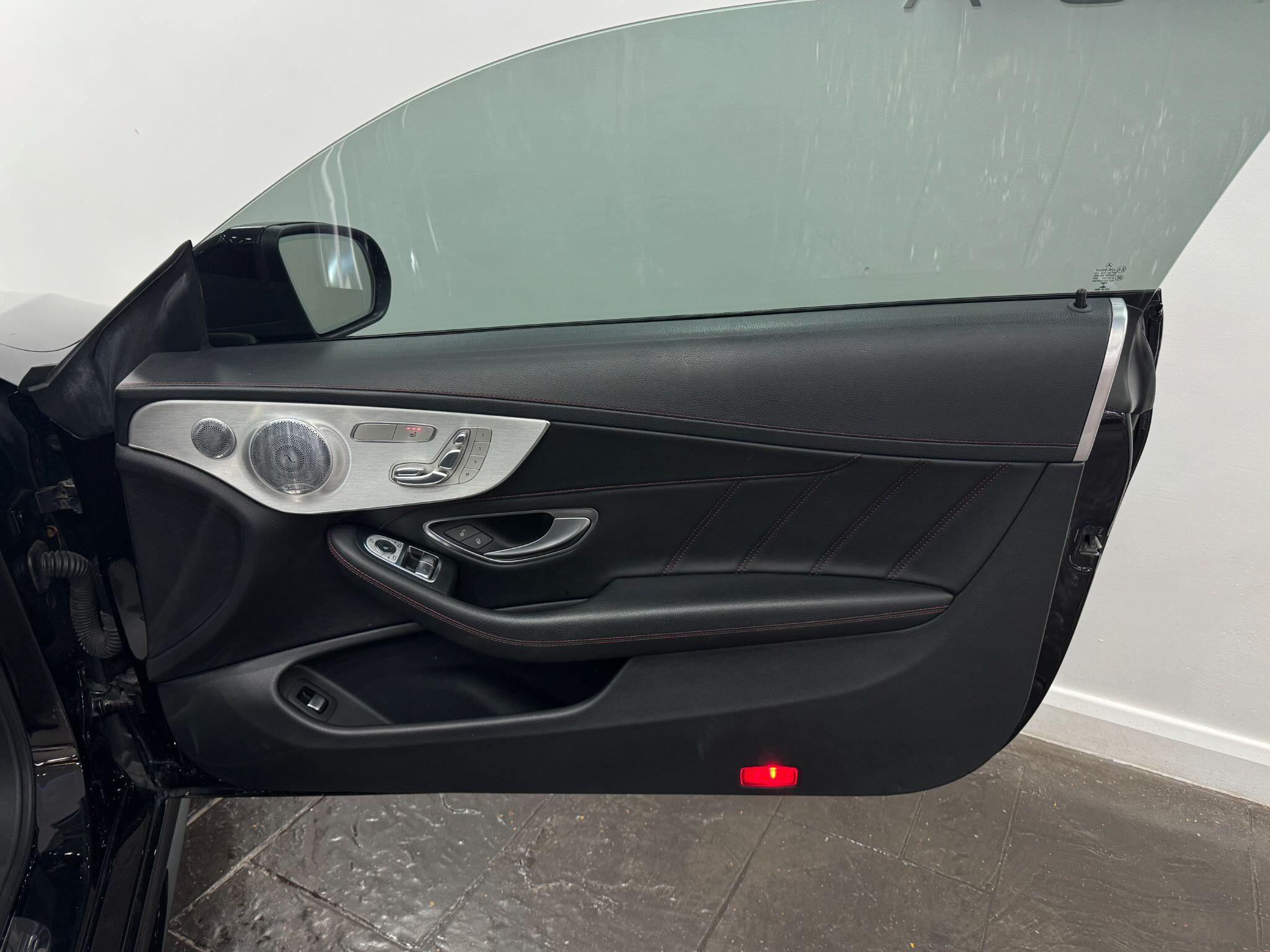Mercedes-Benz C-Class view 11