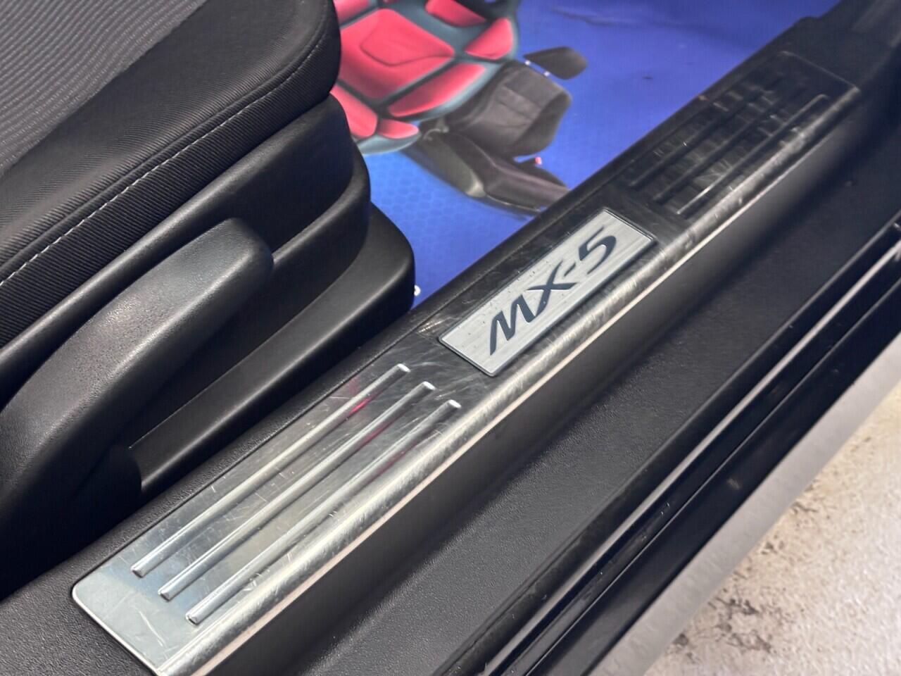 Mazda MX-5 view 24