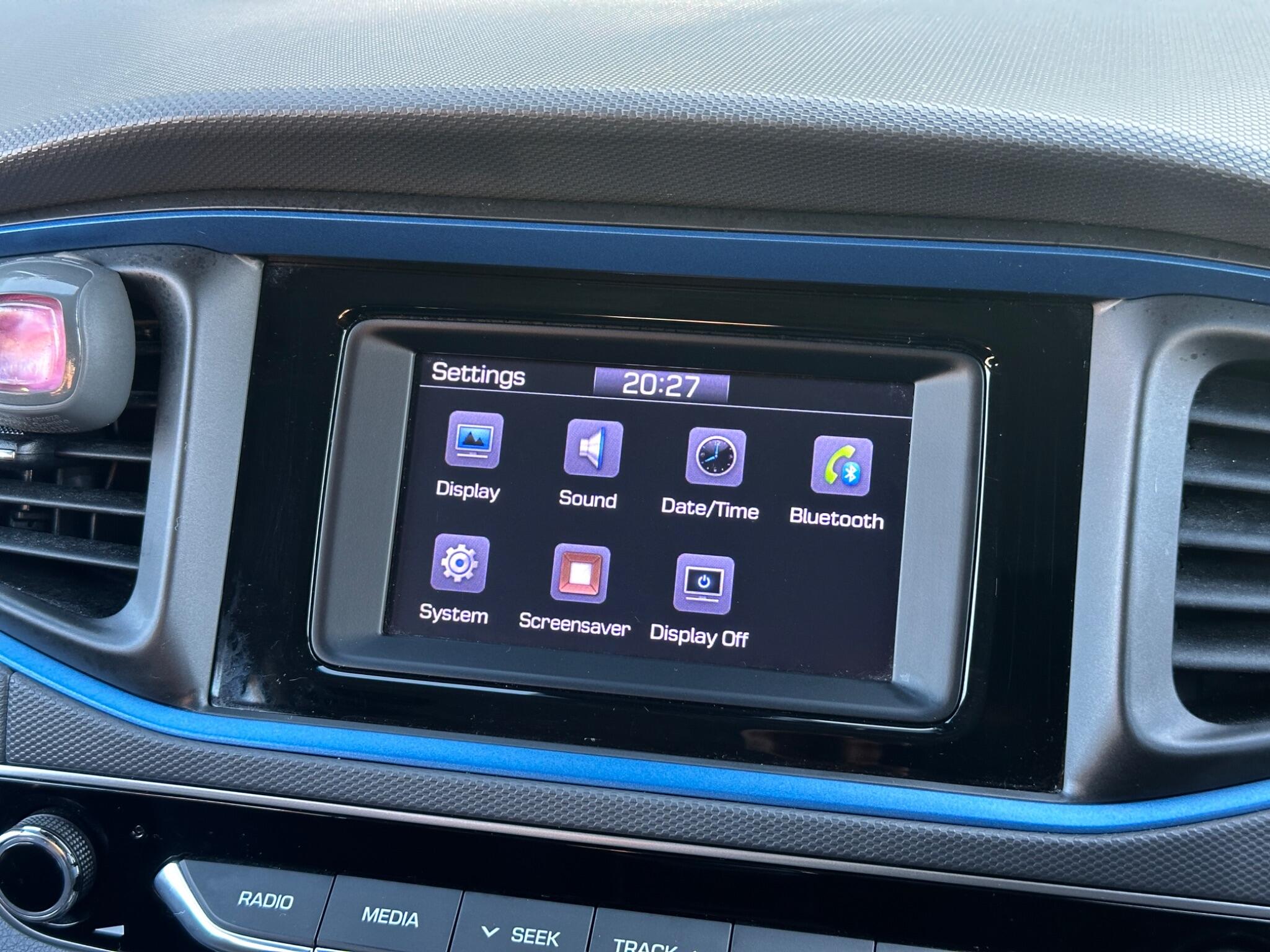 Hyundai Ioniq view 31