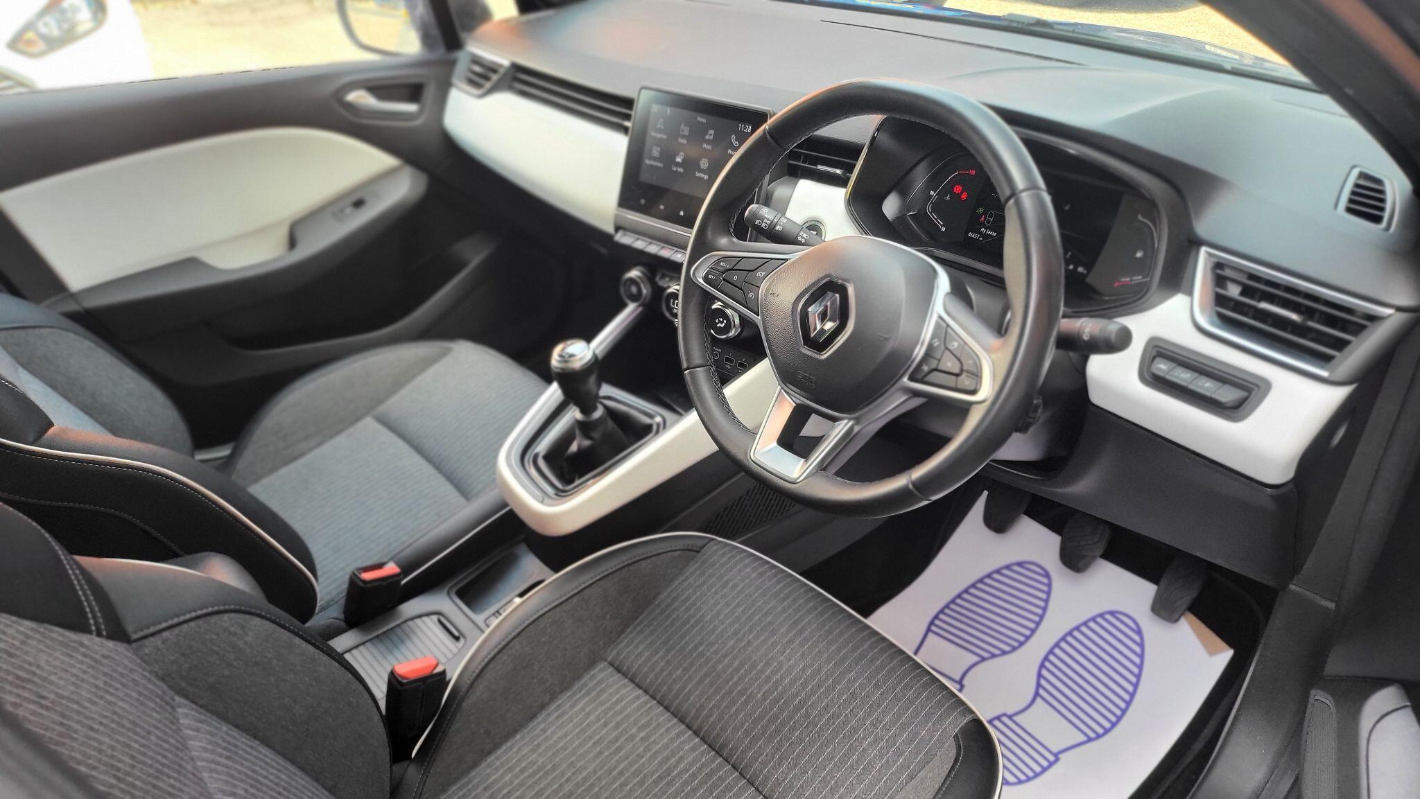 Renault Clio view 13