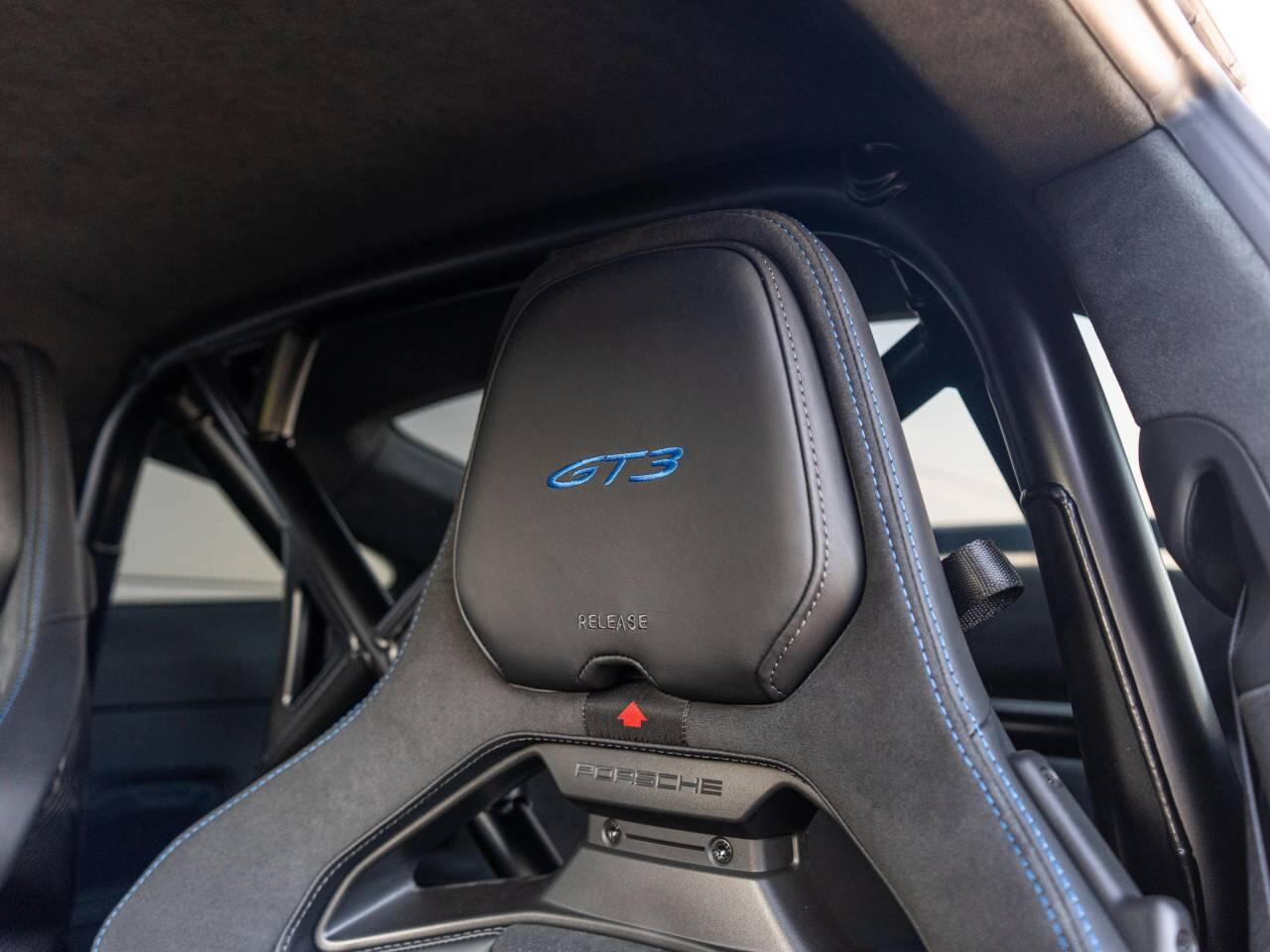 Porsche 911 view 48