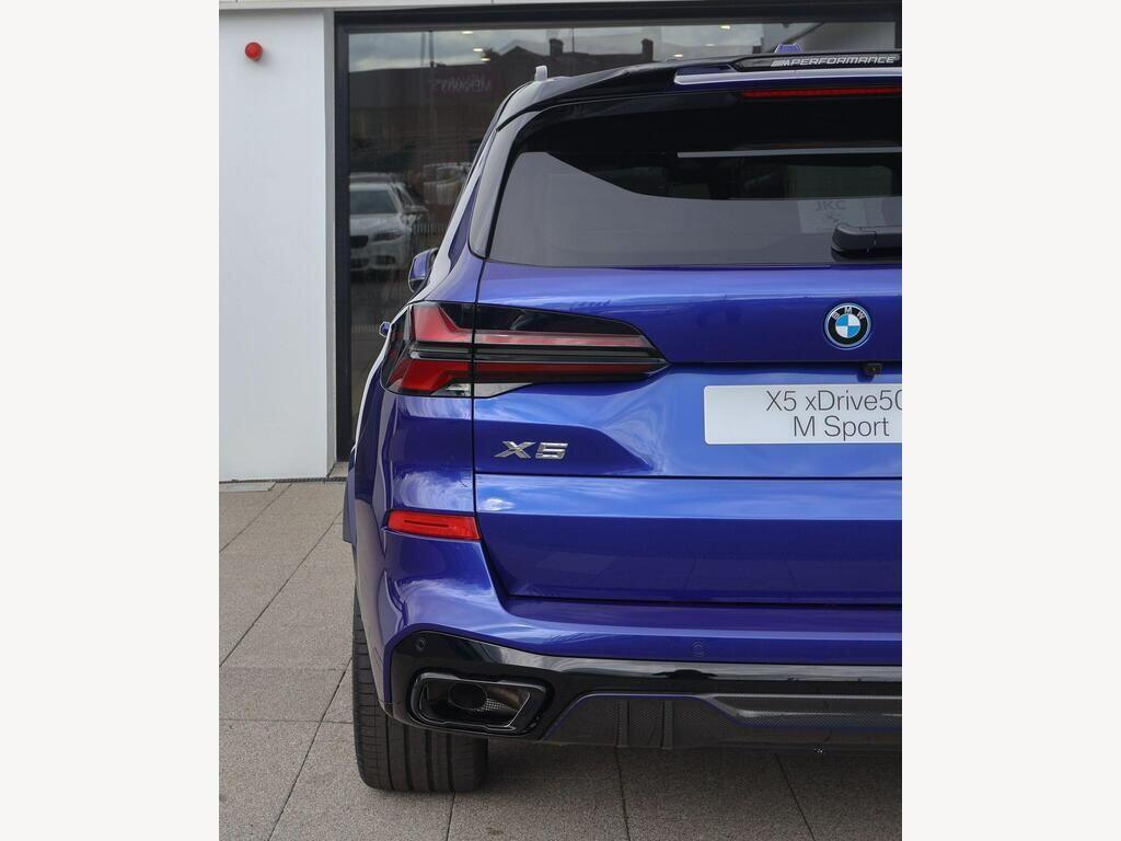 BMW X5 view 11