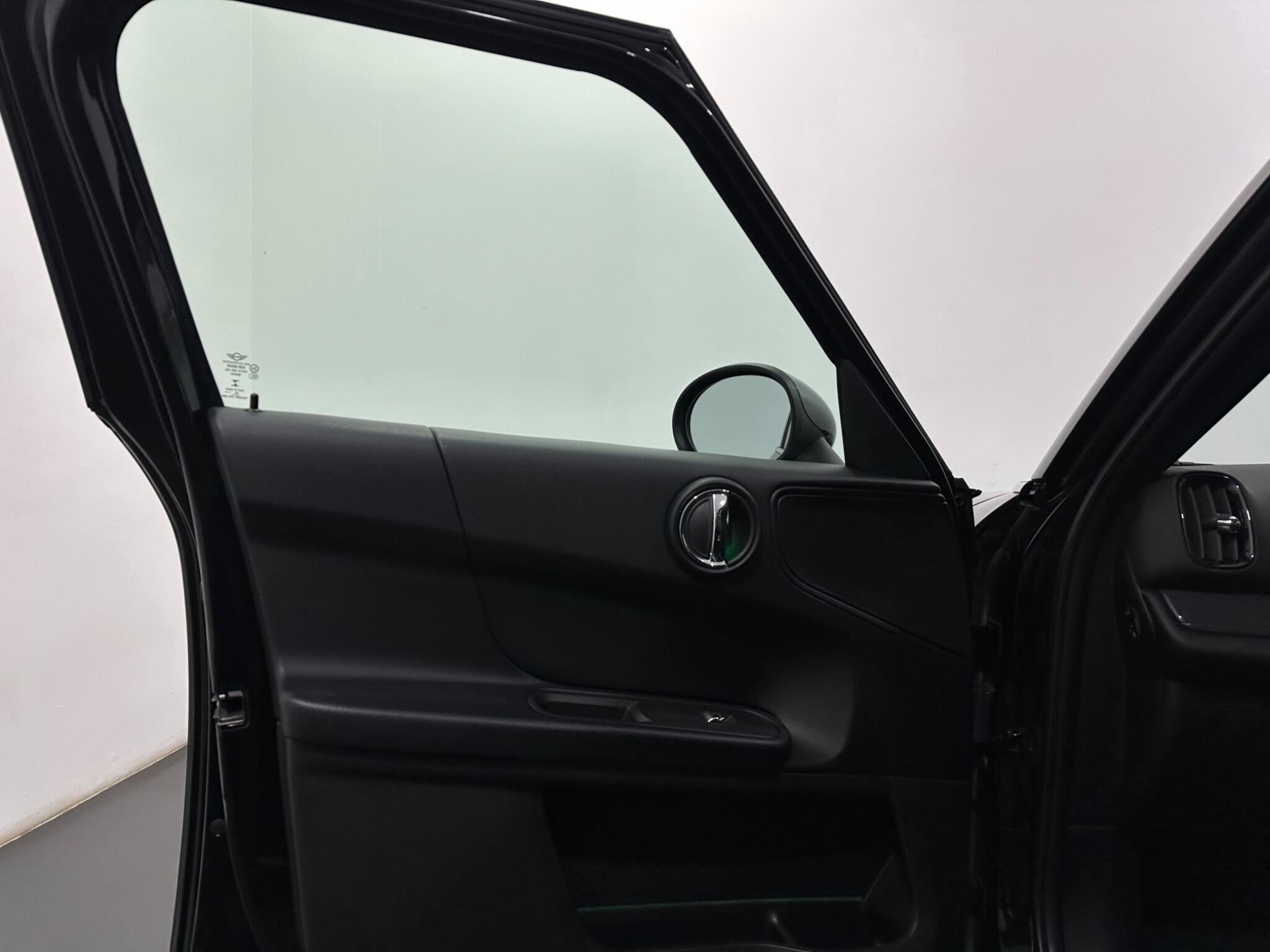 Mini Countryman view 35