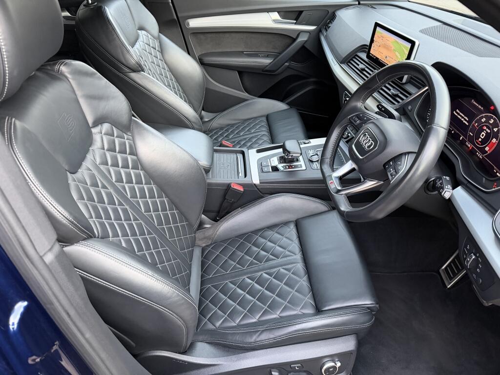 Audi SQ5 view 6