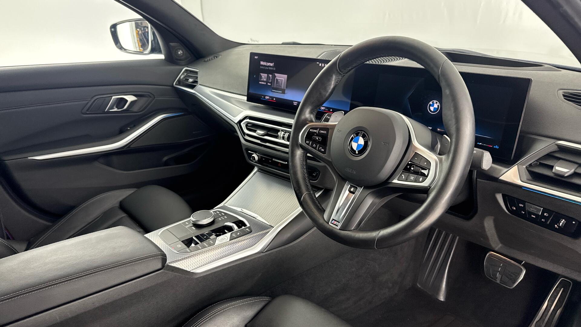 BMW 3 Series view 9