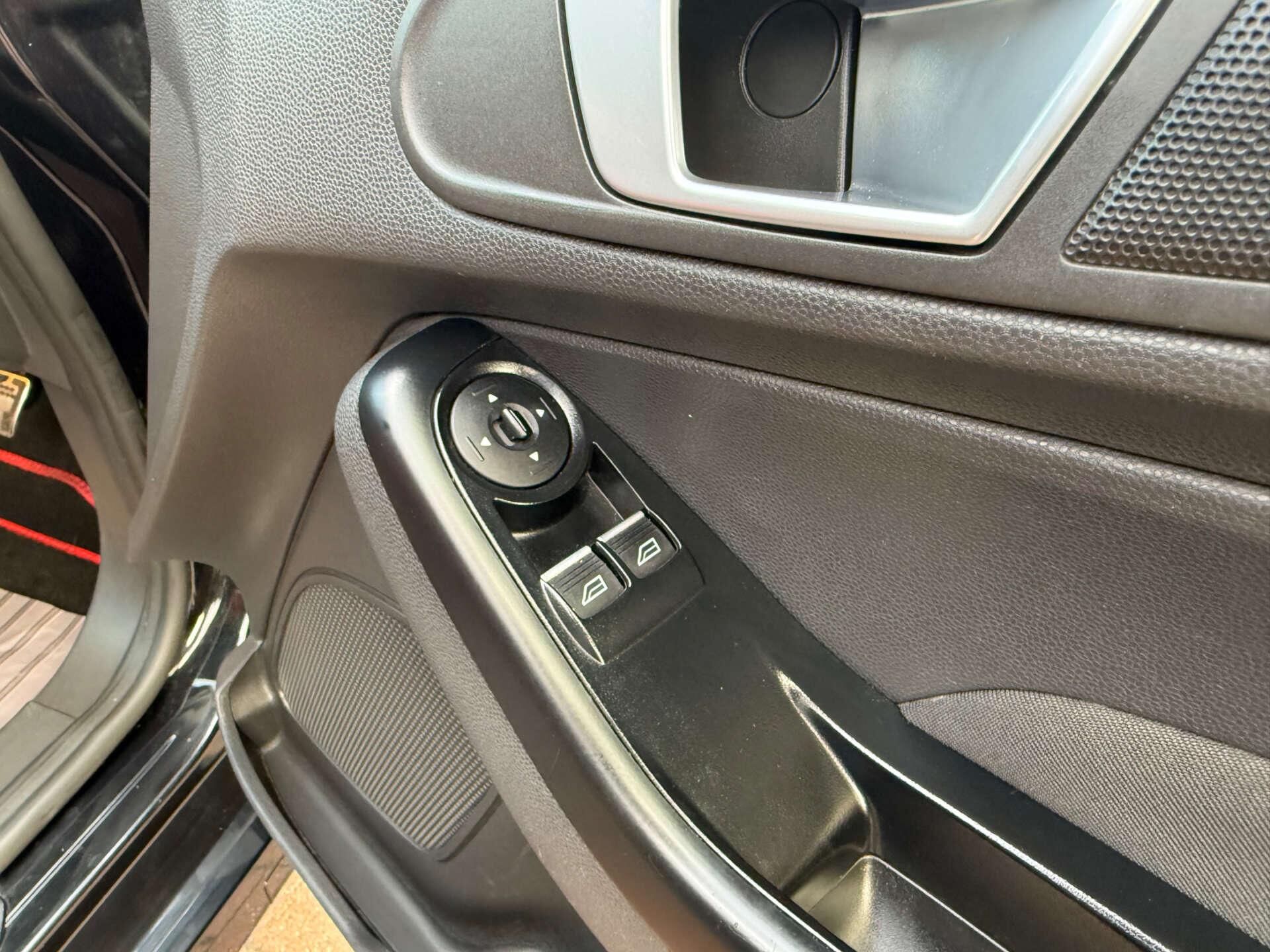 Ford Fiesta view 35