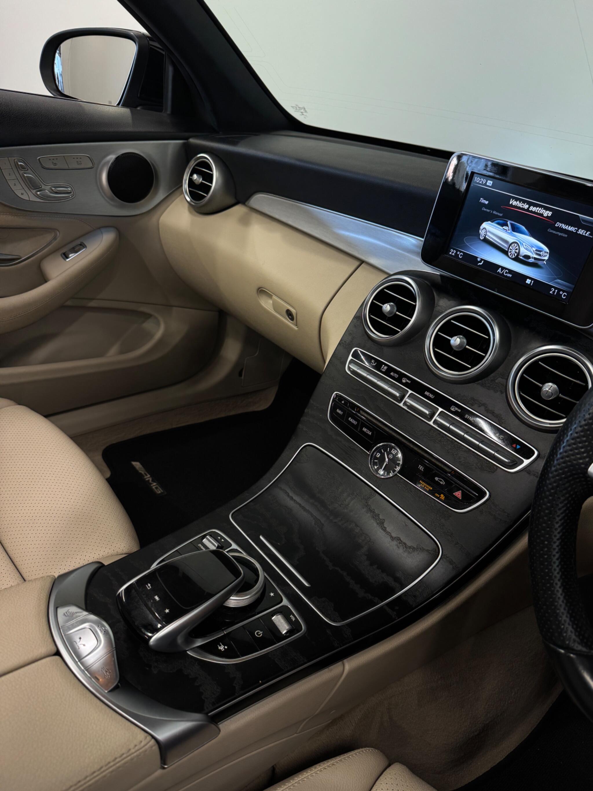 Mercedes-Benz C-Class view 19