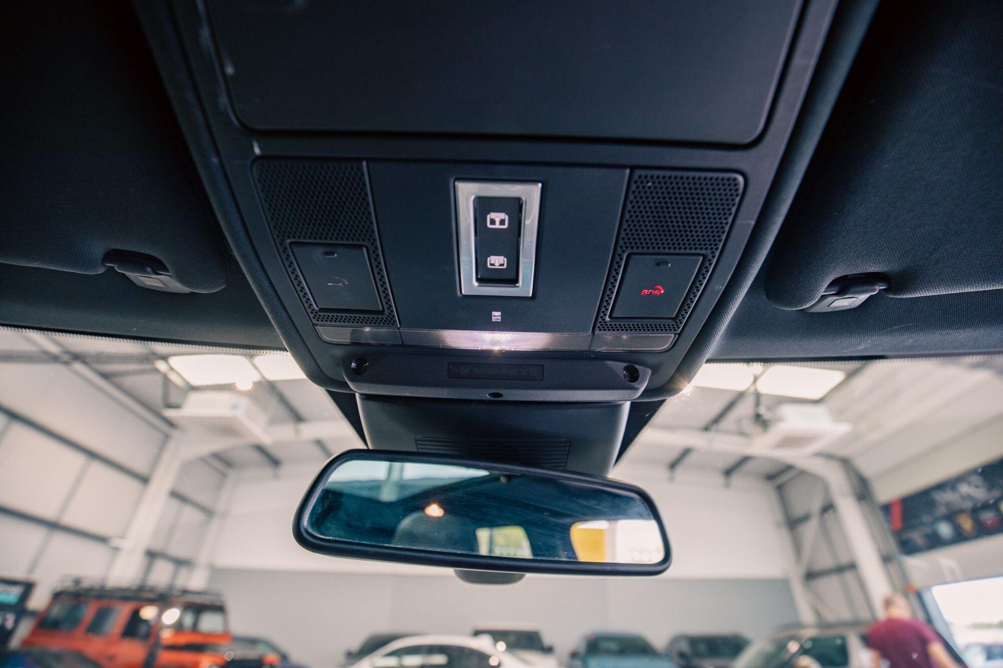 Land Rover Range Rover Evoque view 25