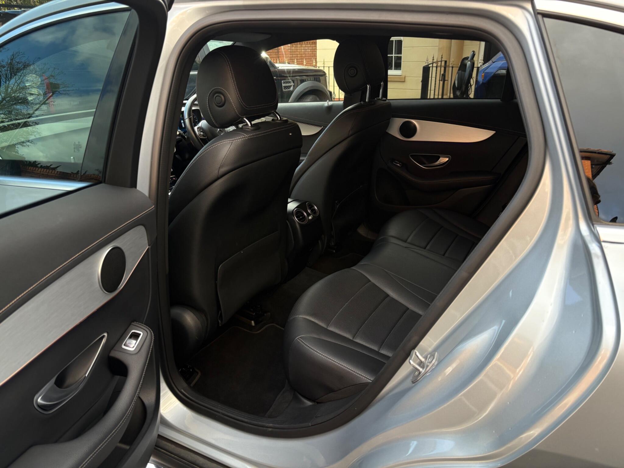 Mercedes-Benz EQC view 13
