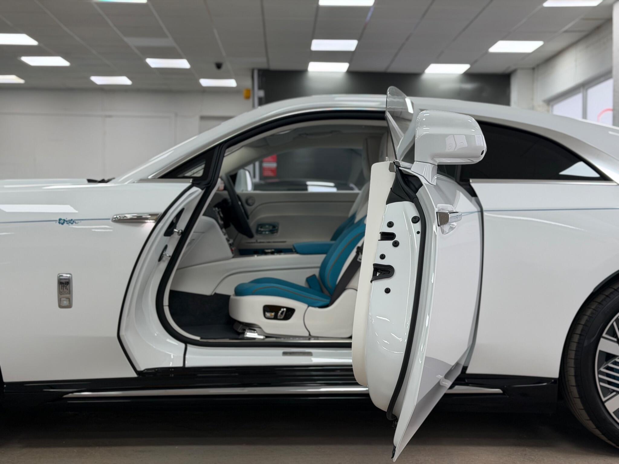 Rolls-Royce Spectre view 46