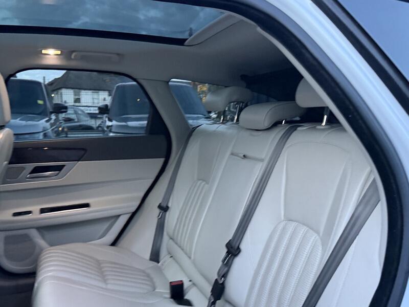Jaguar XF view 68