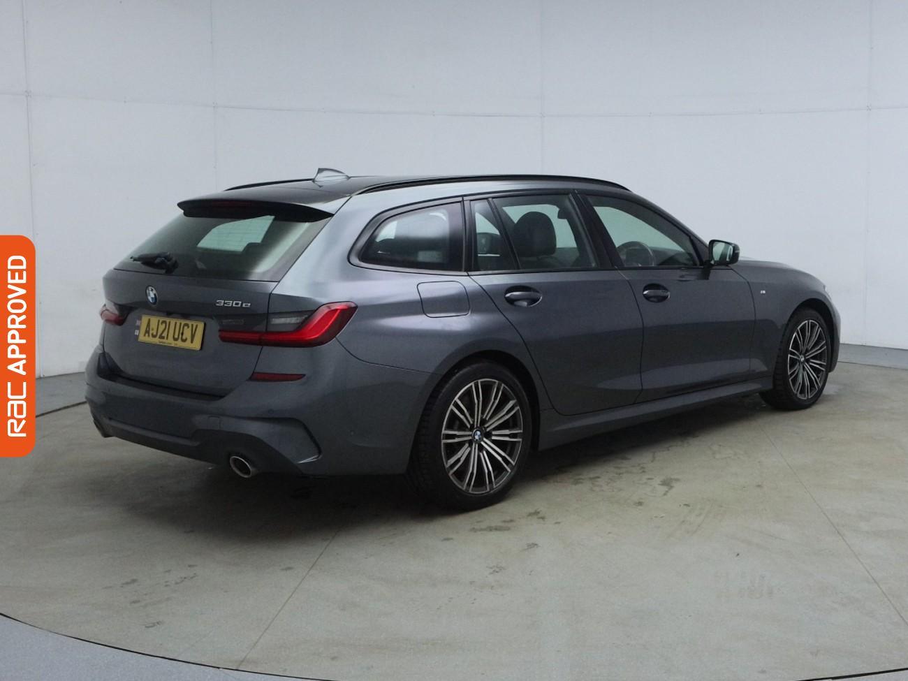 BMW 3 Series view 35