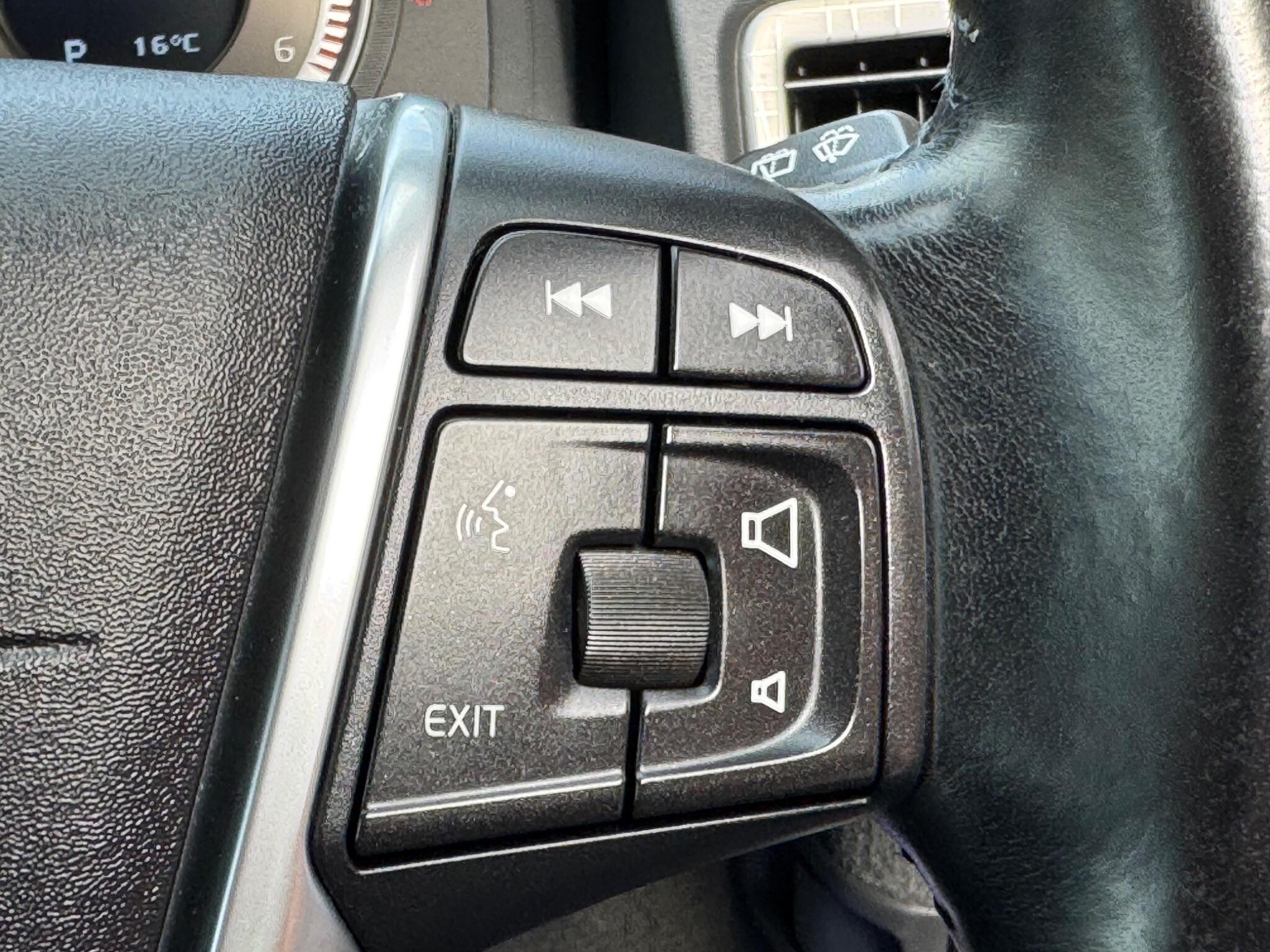 Volvo XC70 view 16