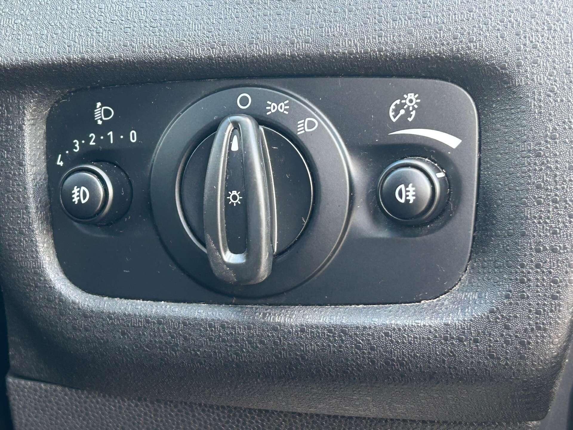 Ford Fiesta view 39