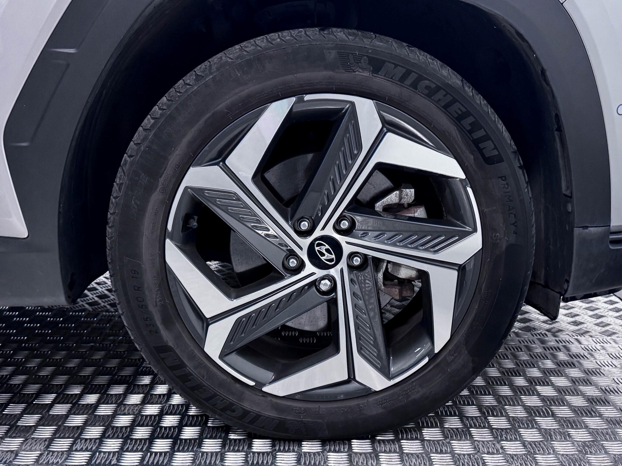 Hyundai Tucson view 60