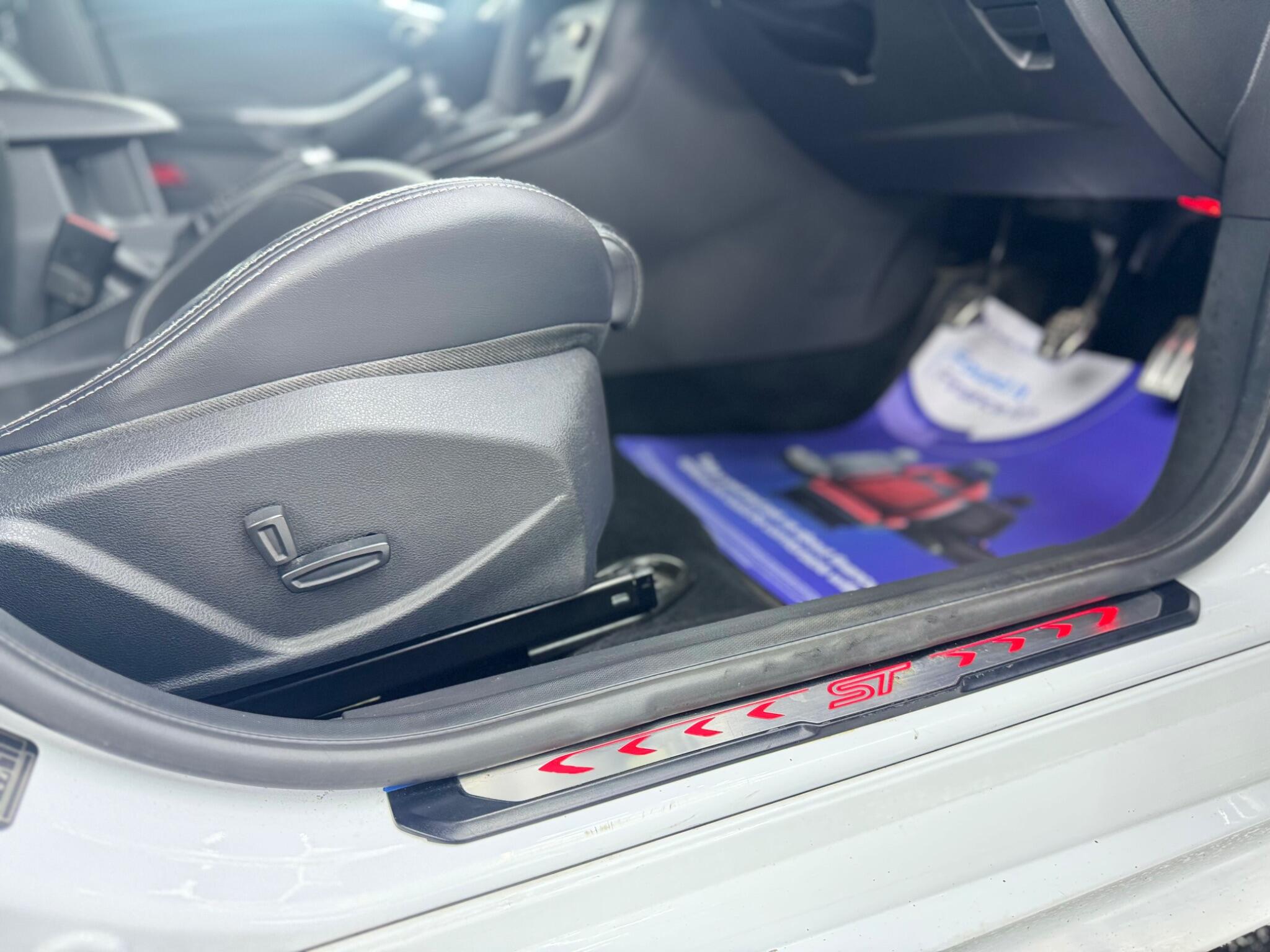 Ford Focus view 37