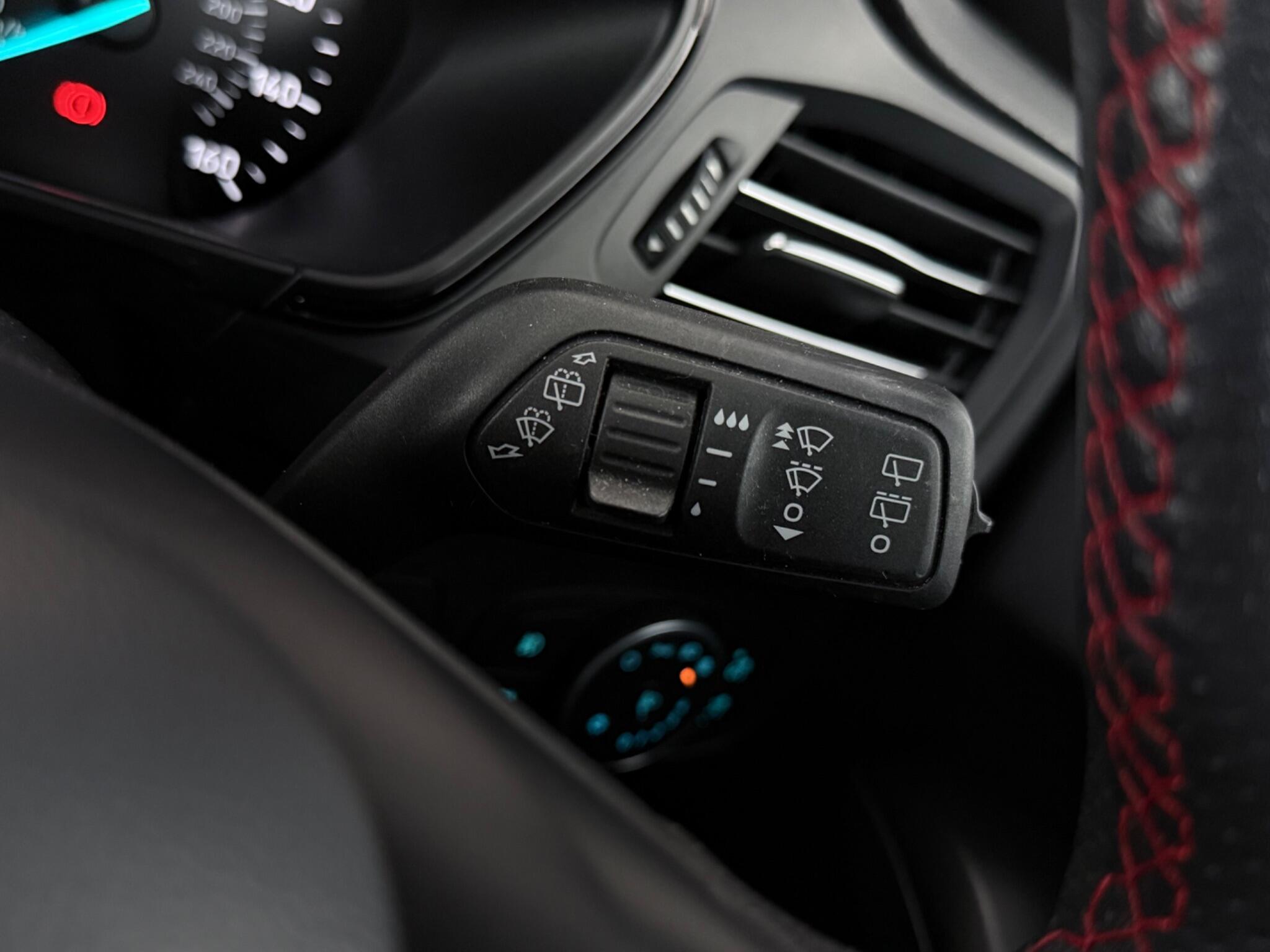 Ford Focus view 15