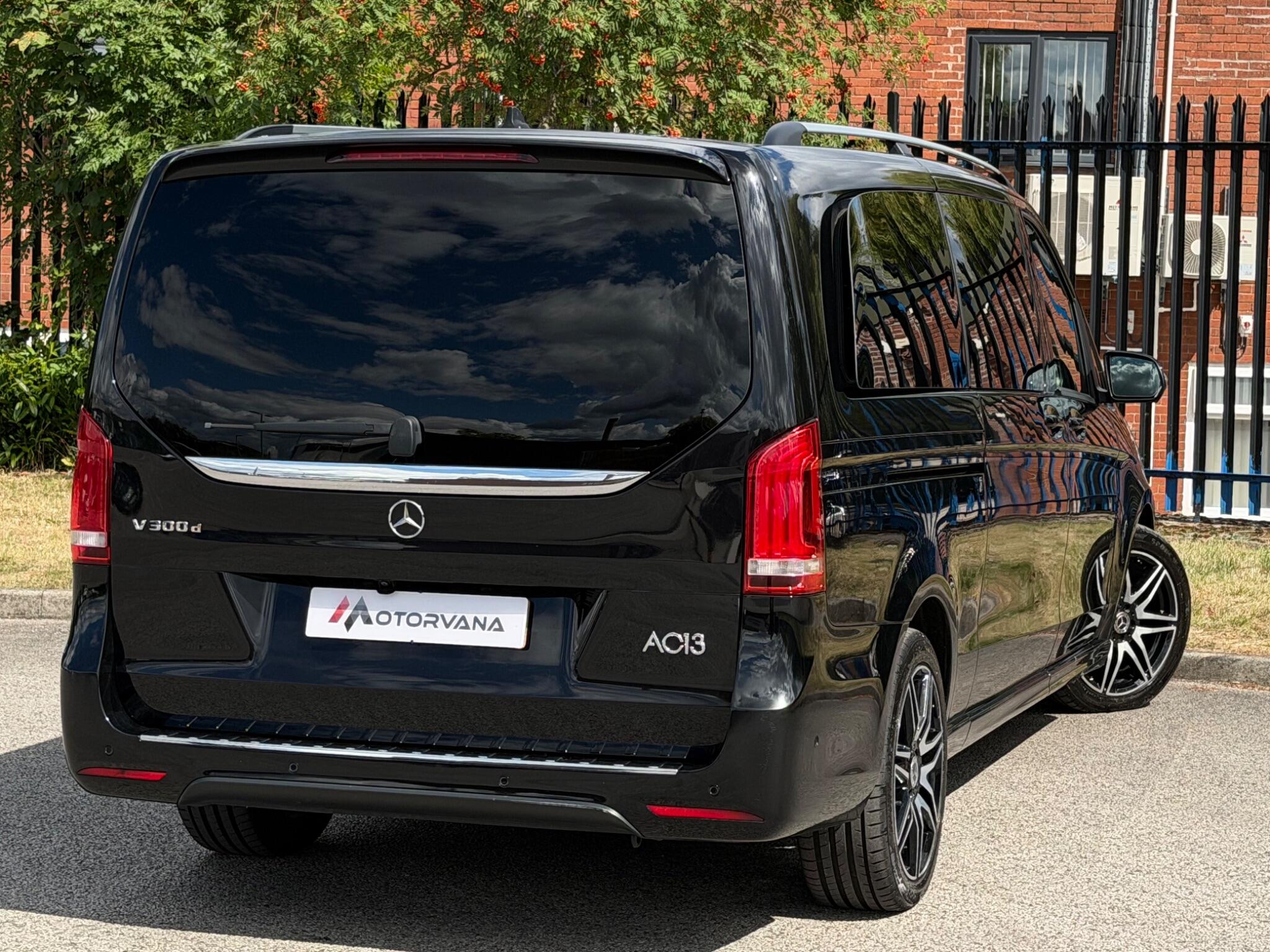 Mercedes-Benz V Class view 13