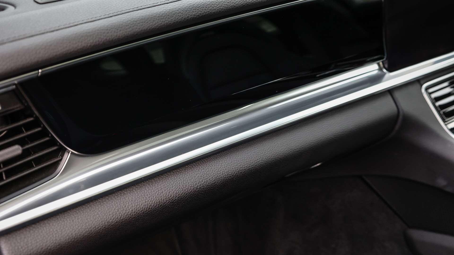 Porsche Panamera view 25