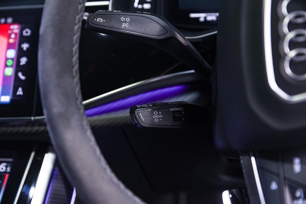 Audi RS Q8 view 33