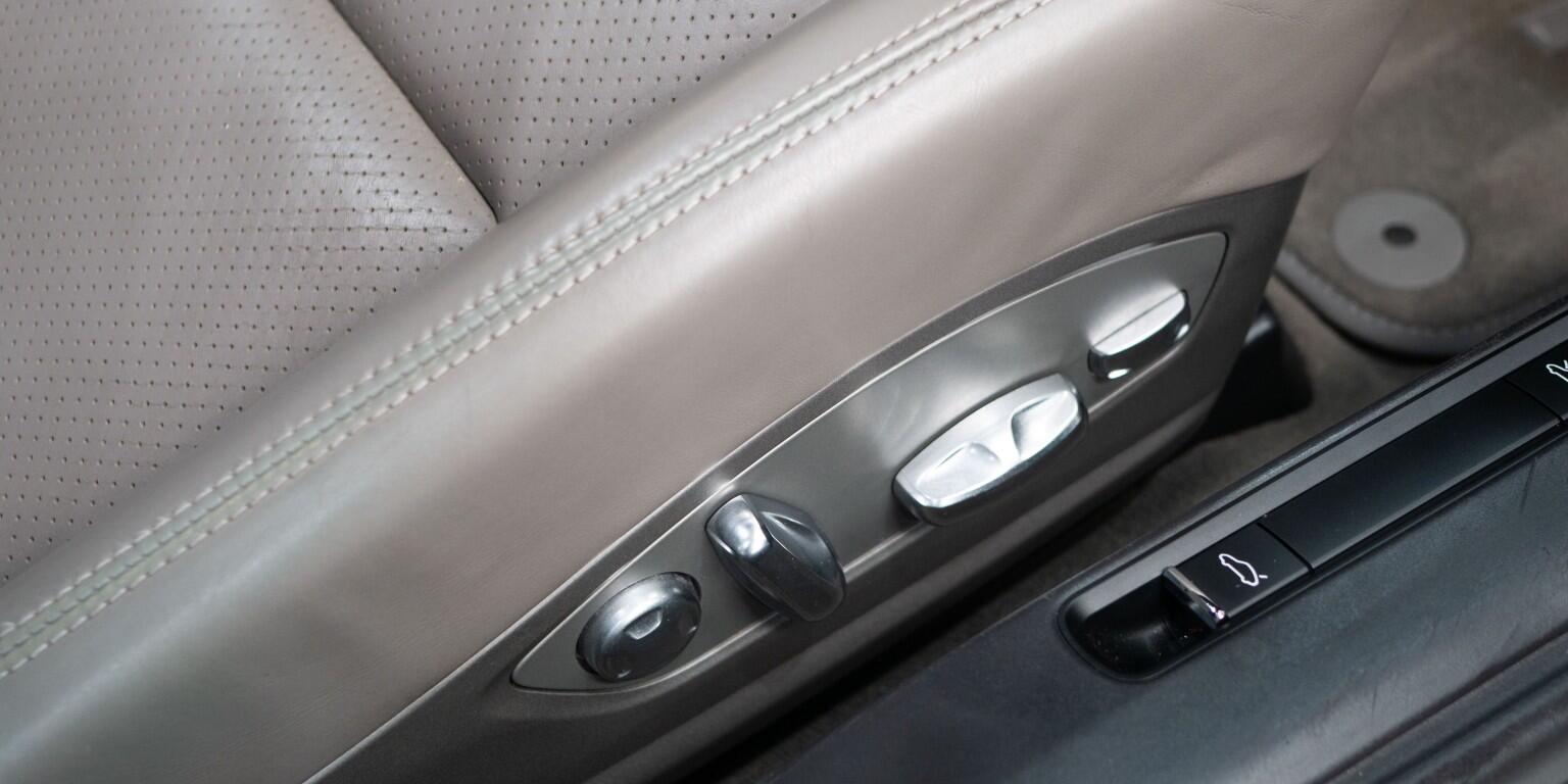 Porsche 911 view 24