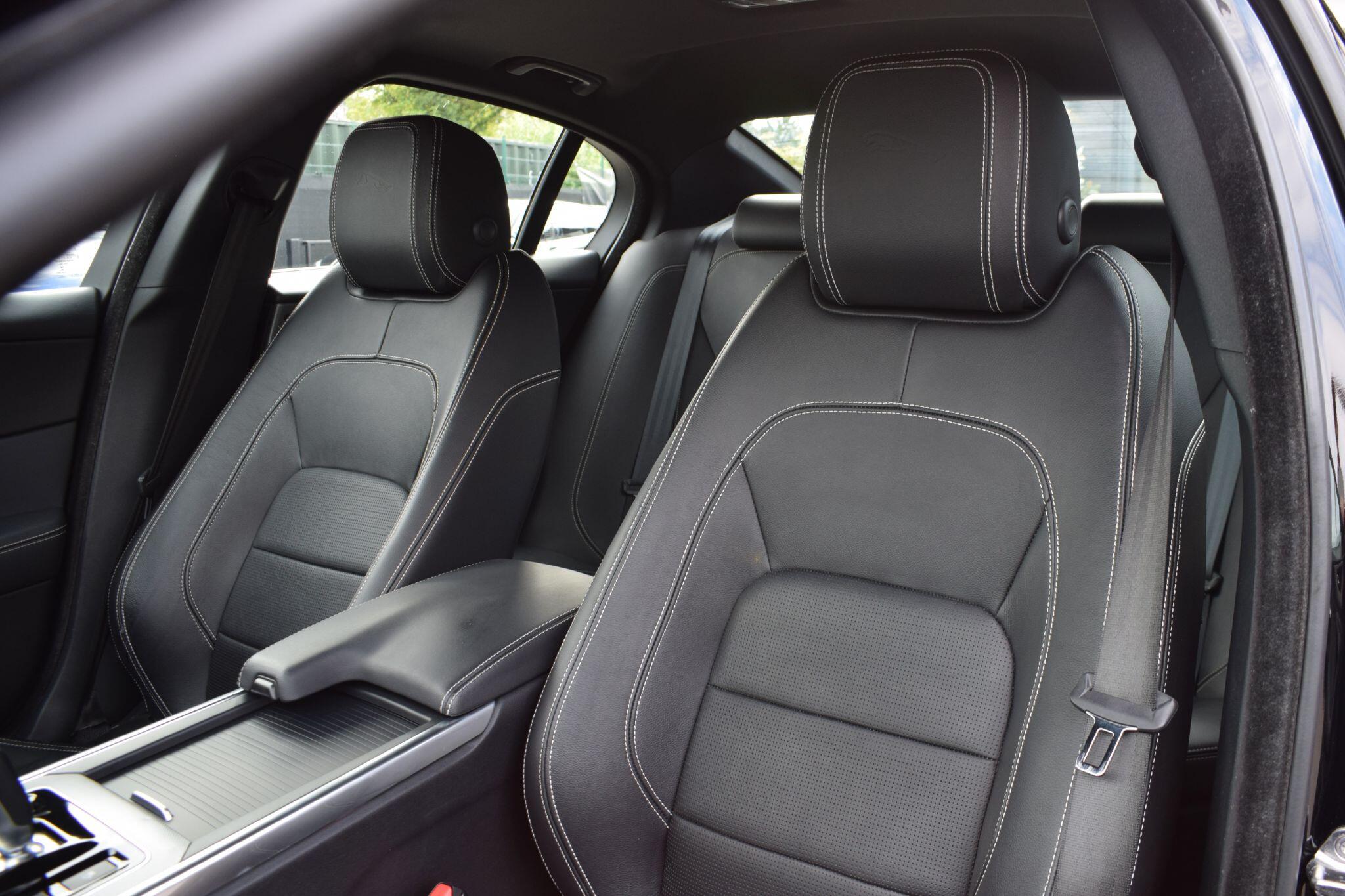 Jaguar Xe view 11