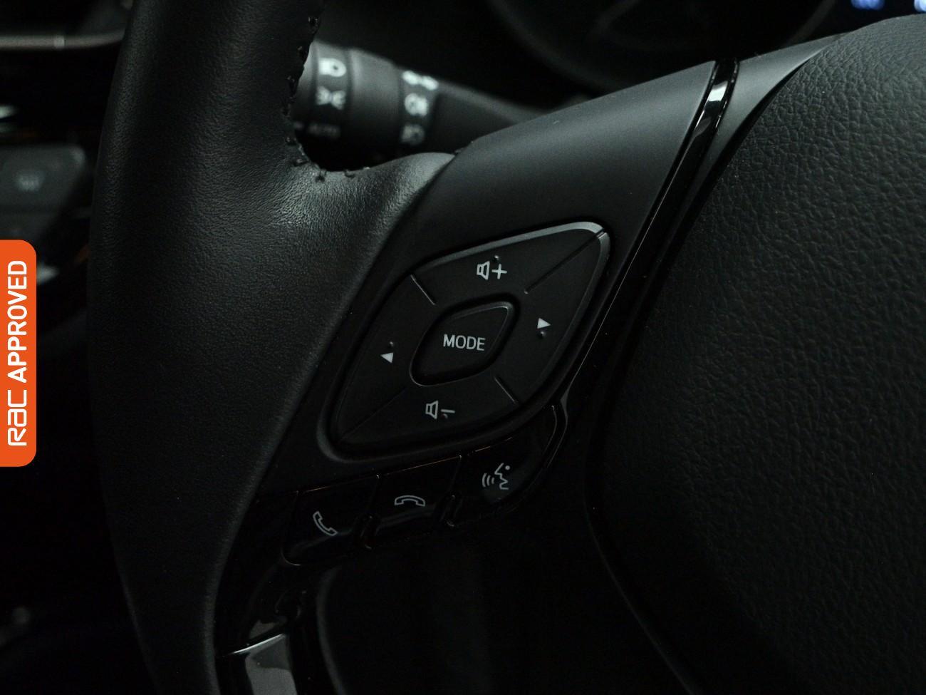 Toyota C-HR view 23