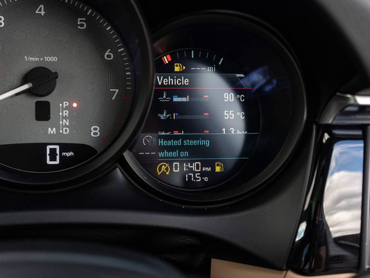 Porsche Macan view 40