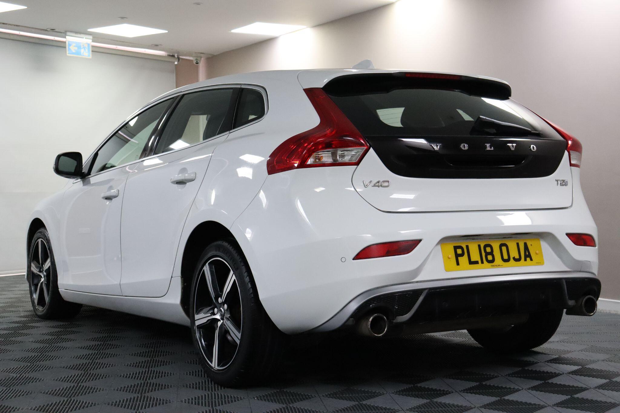 Volvo V40 view 22