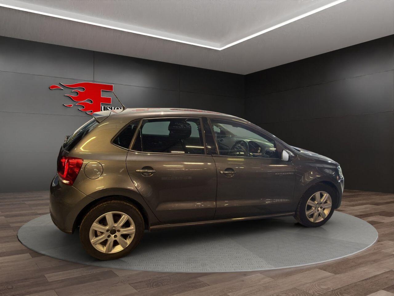 Volkswagen Polo view 6