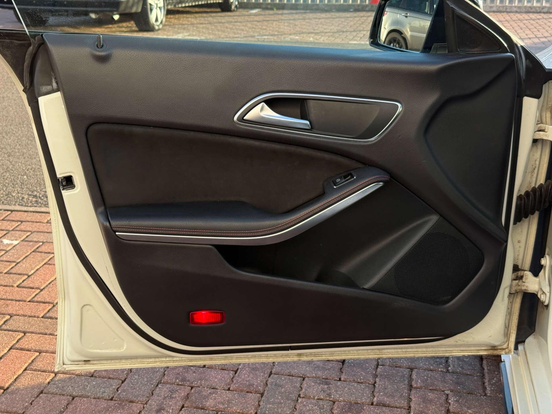 Mercedes-Benz Cla view 42