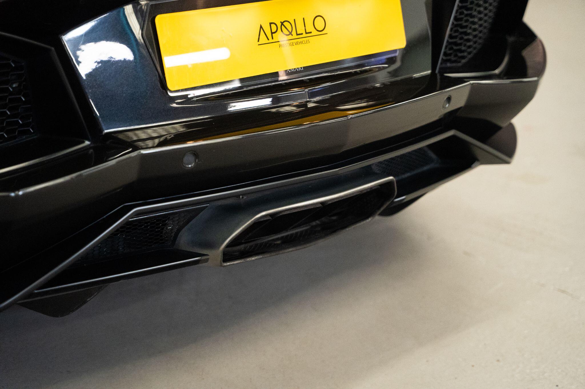 Lamborghini Aventador view 50