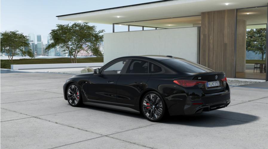 BMW i4 view 10