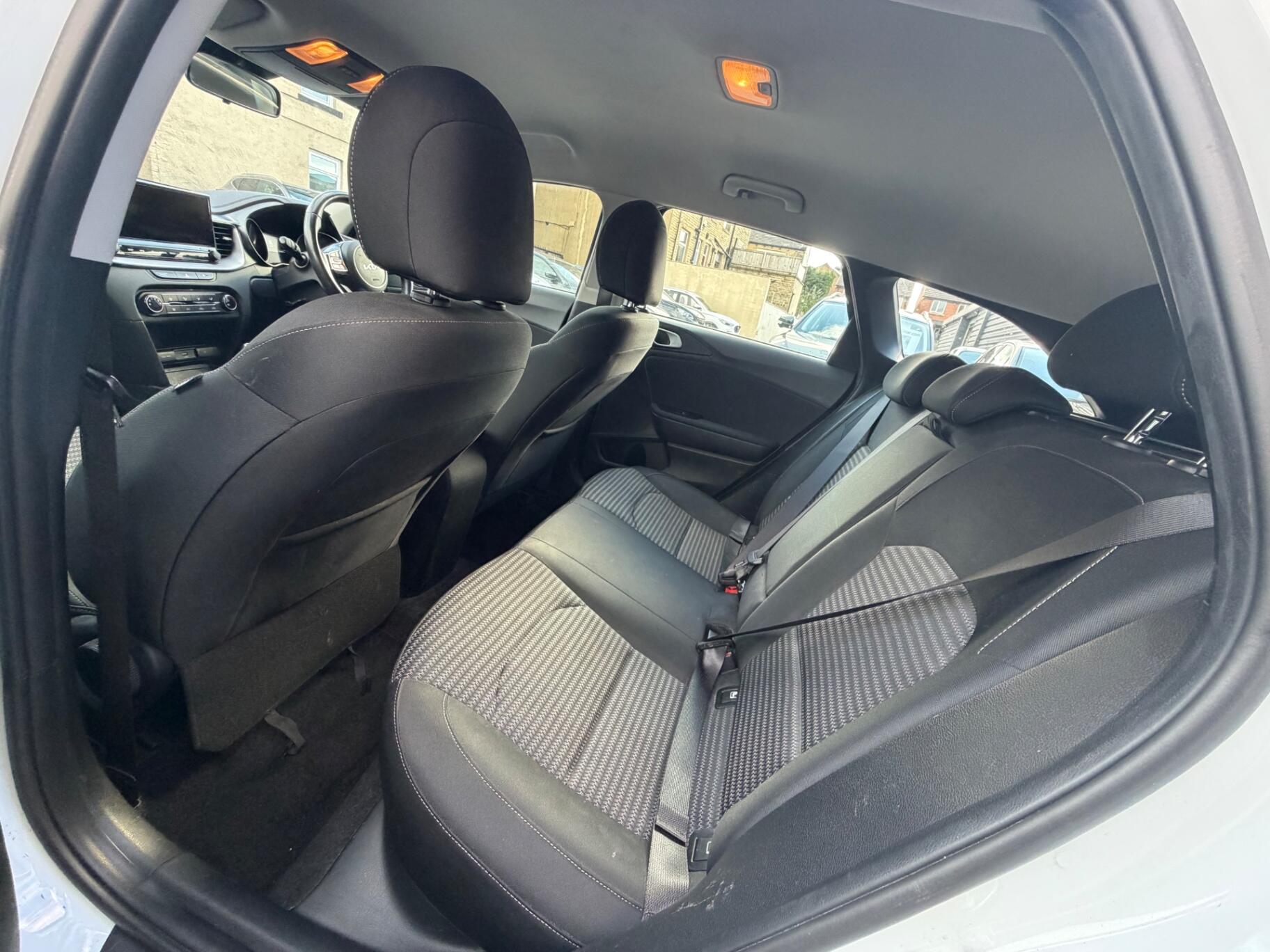Kia Ceed view 11