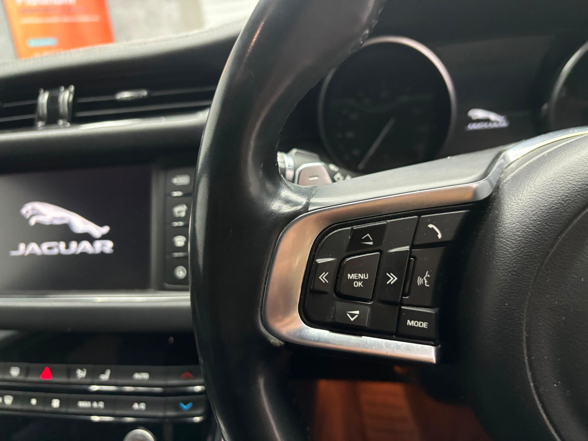 Jaguar XF view 23