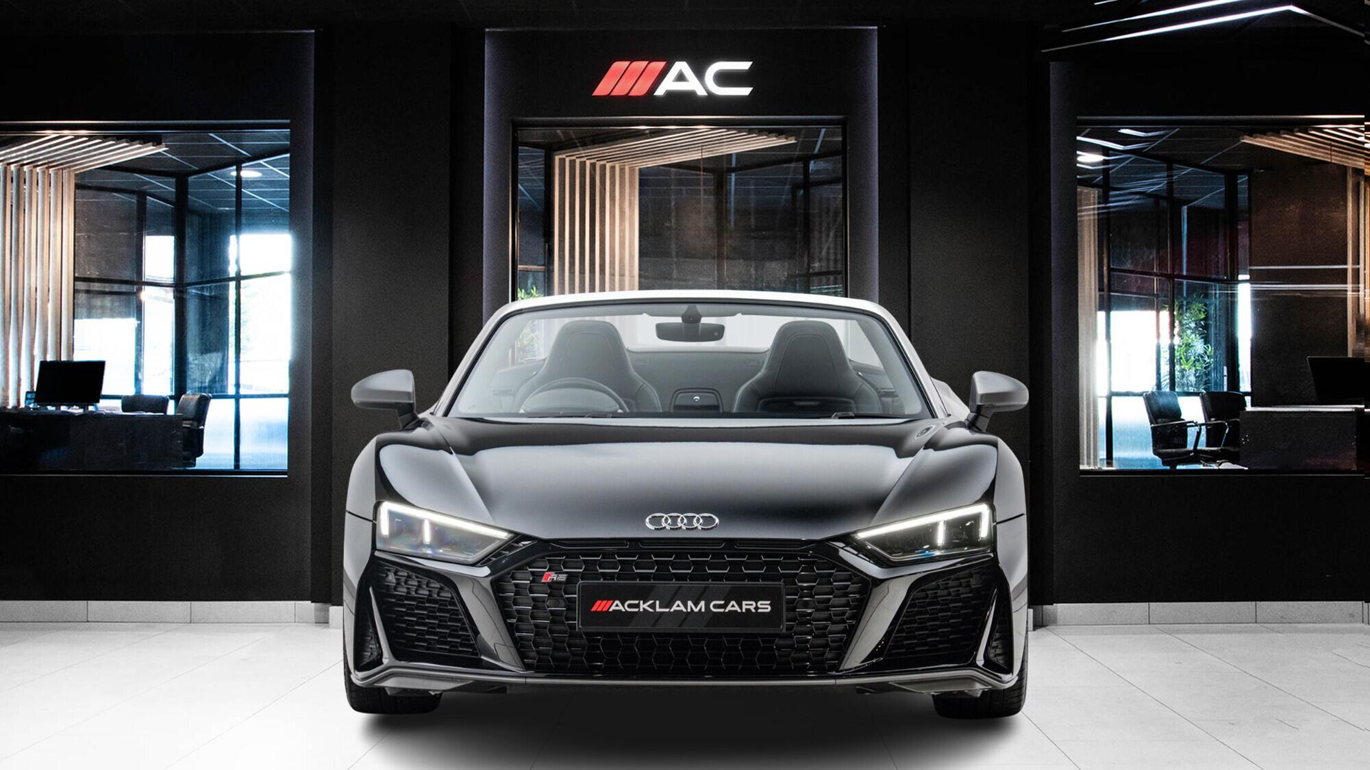 Audi R8 view 2