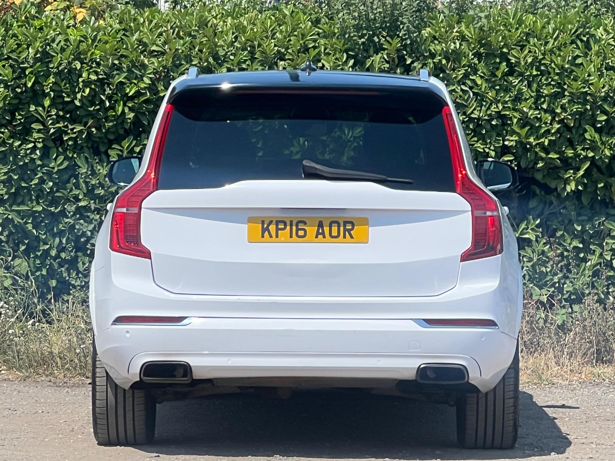 Volvo XC90 view 10