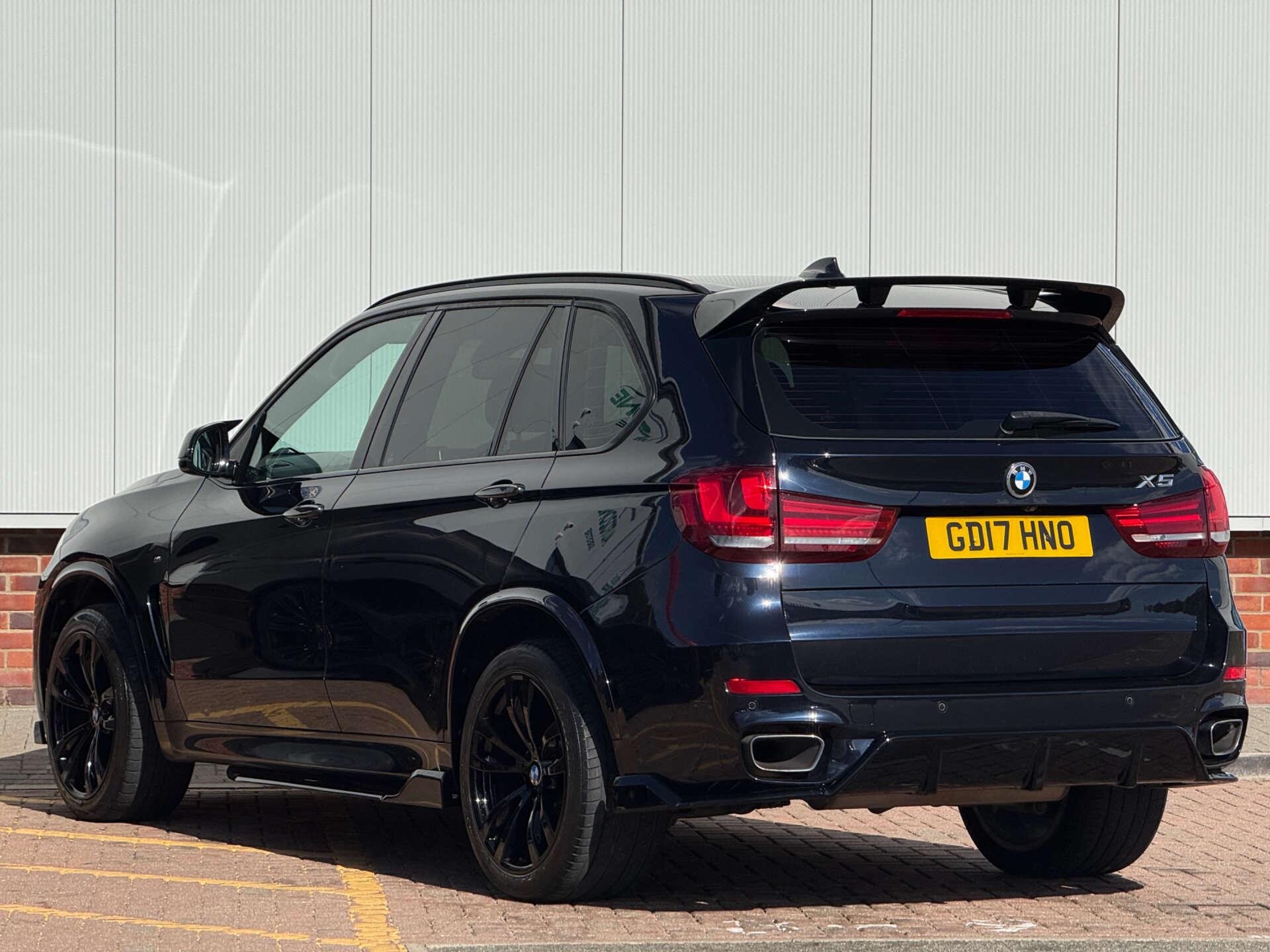 BMW X5 view 4