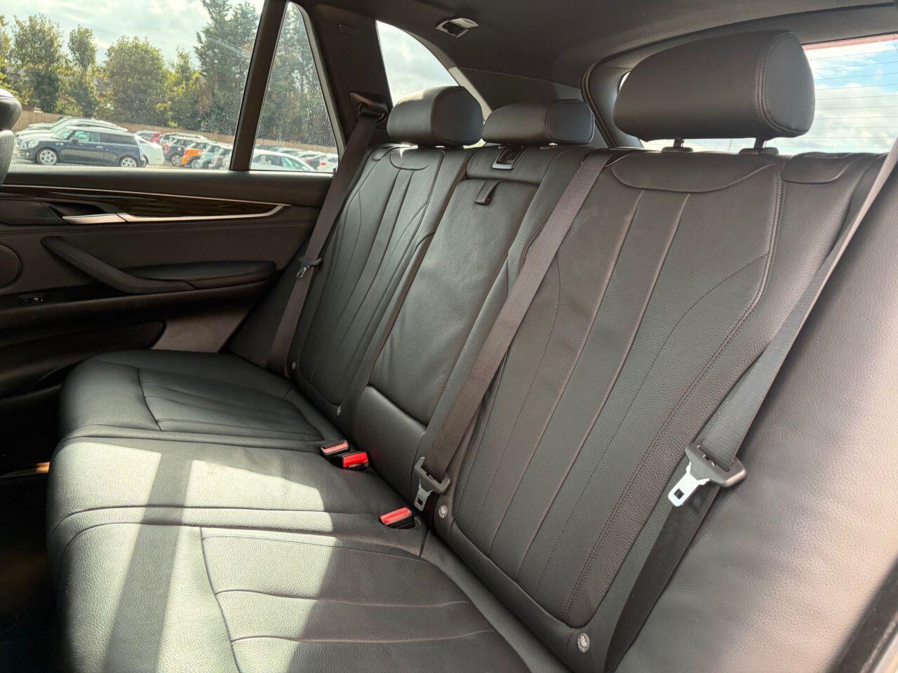 BMW X5 view 25