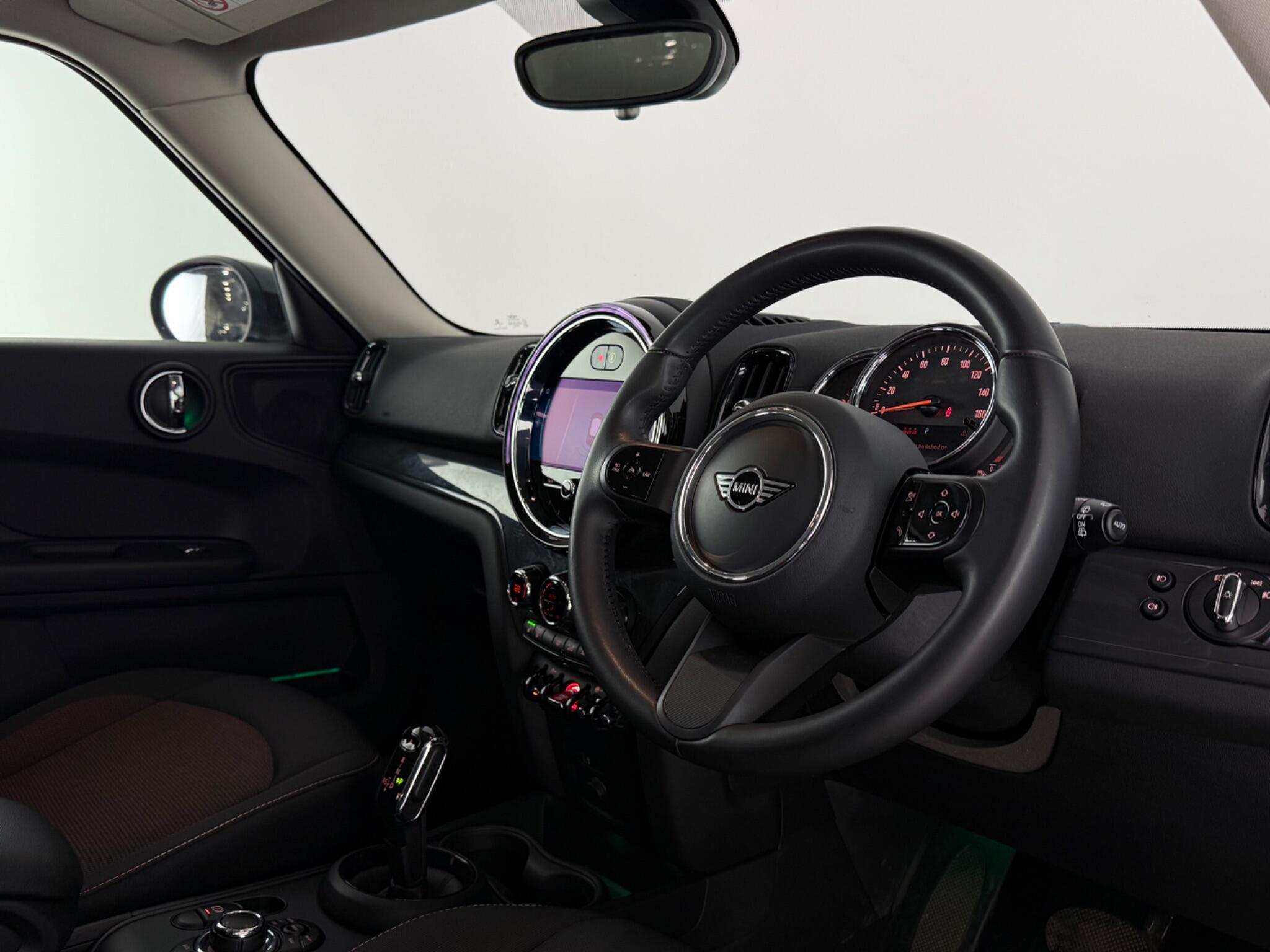 Mini Countryman view 3