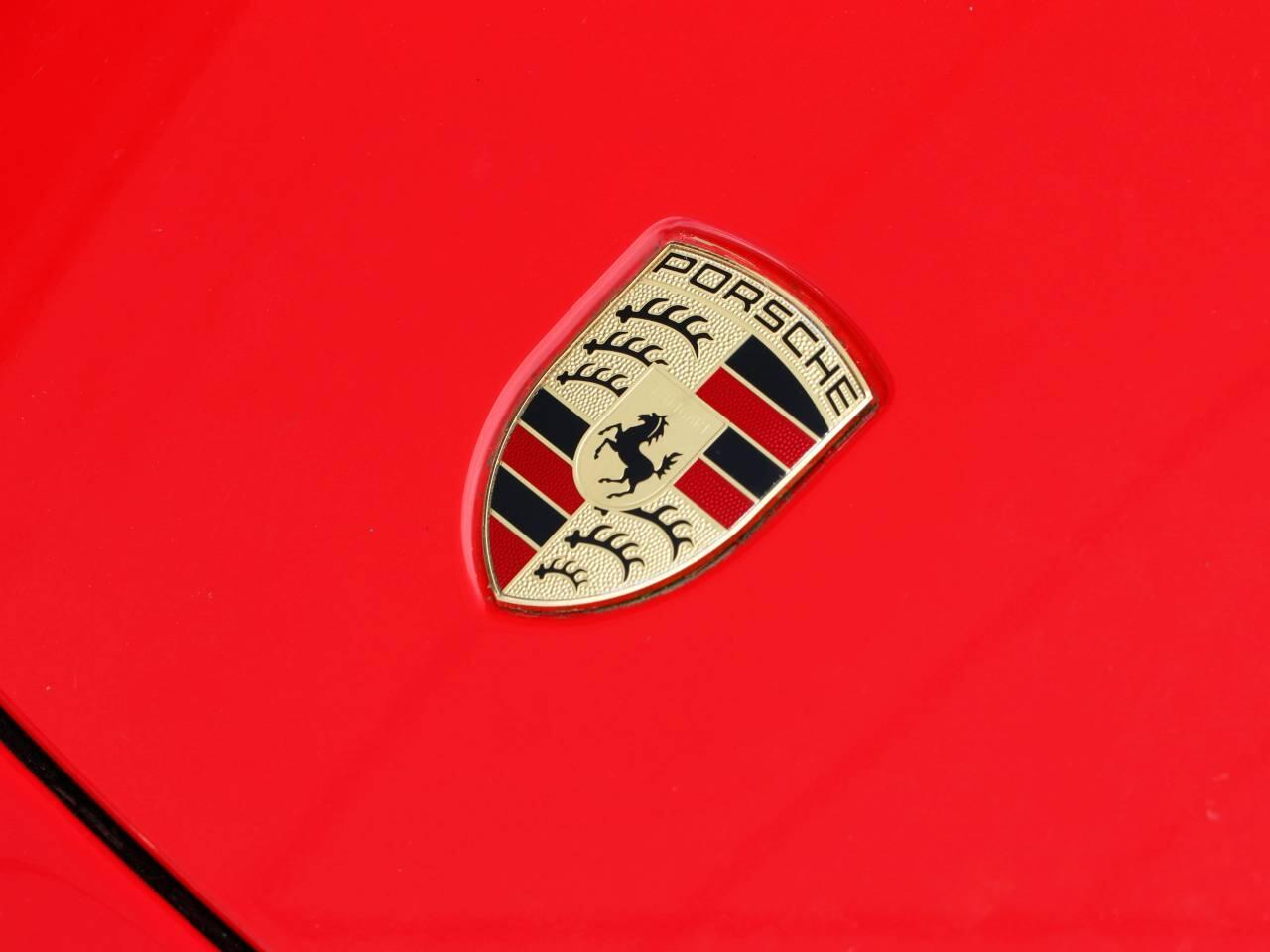 Porsche Cayman view 36