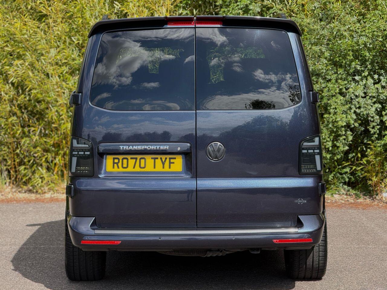 Volkswagen Transporter view 7