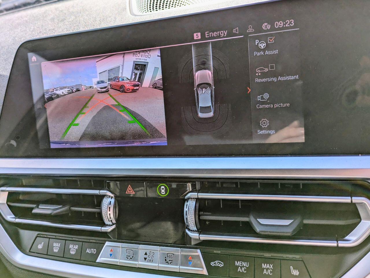 BMW 3 Series view 17